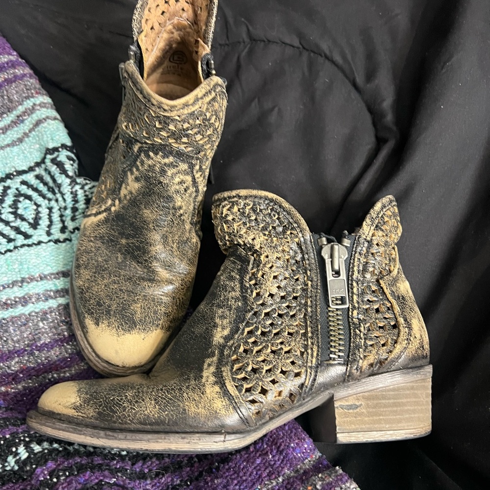 Circle G booties